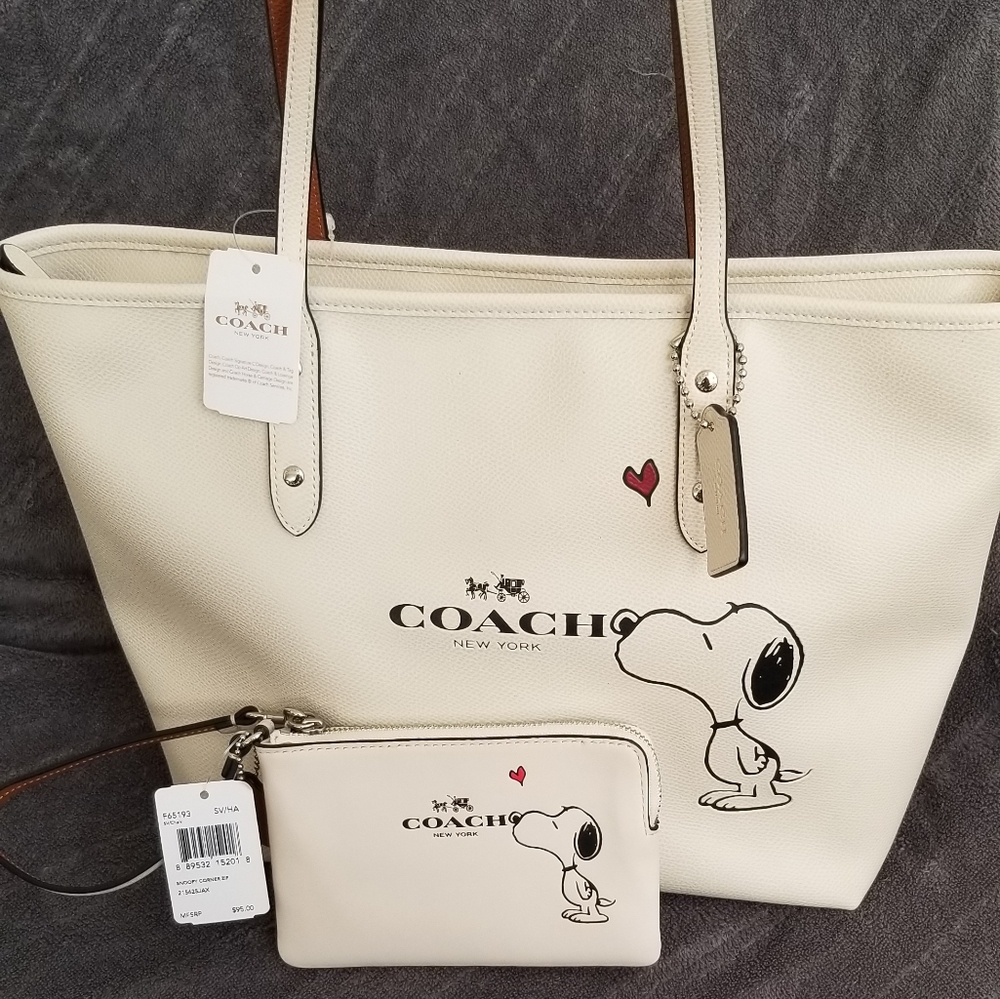 COACH PEANUTS SNOOPY LTD CITY ZIP TOTE & WRISTLET